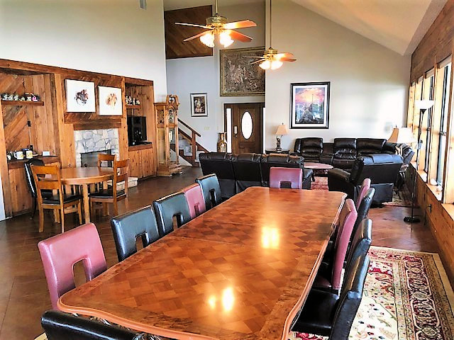 Dining Room Table. Great for Large Groups!